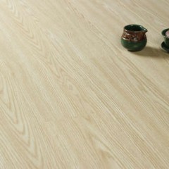 汇绿地板 品质与实惠的完美结合——探访哈尔滨市德力达装饰材料